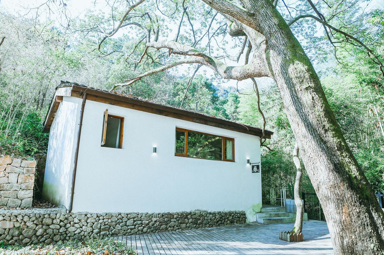 July Bamboo Hostel Deqing Экстерьер фото